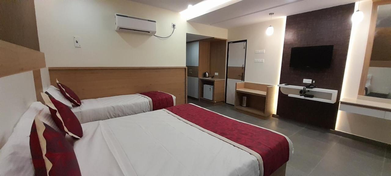 Hotel Golden Sand Velankanni Eksteriør billede